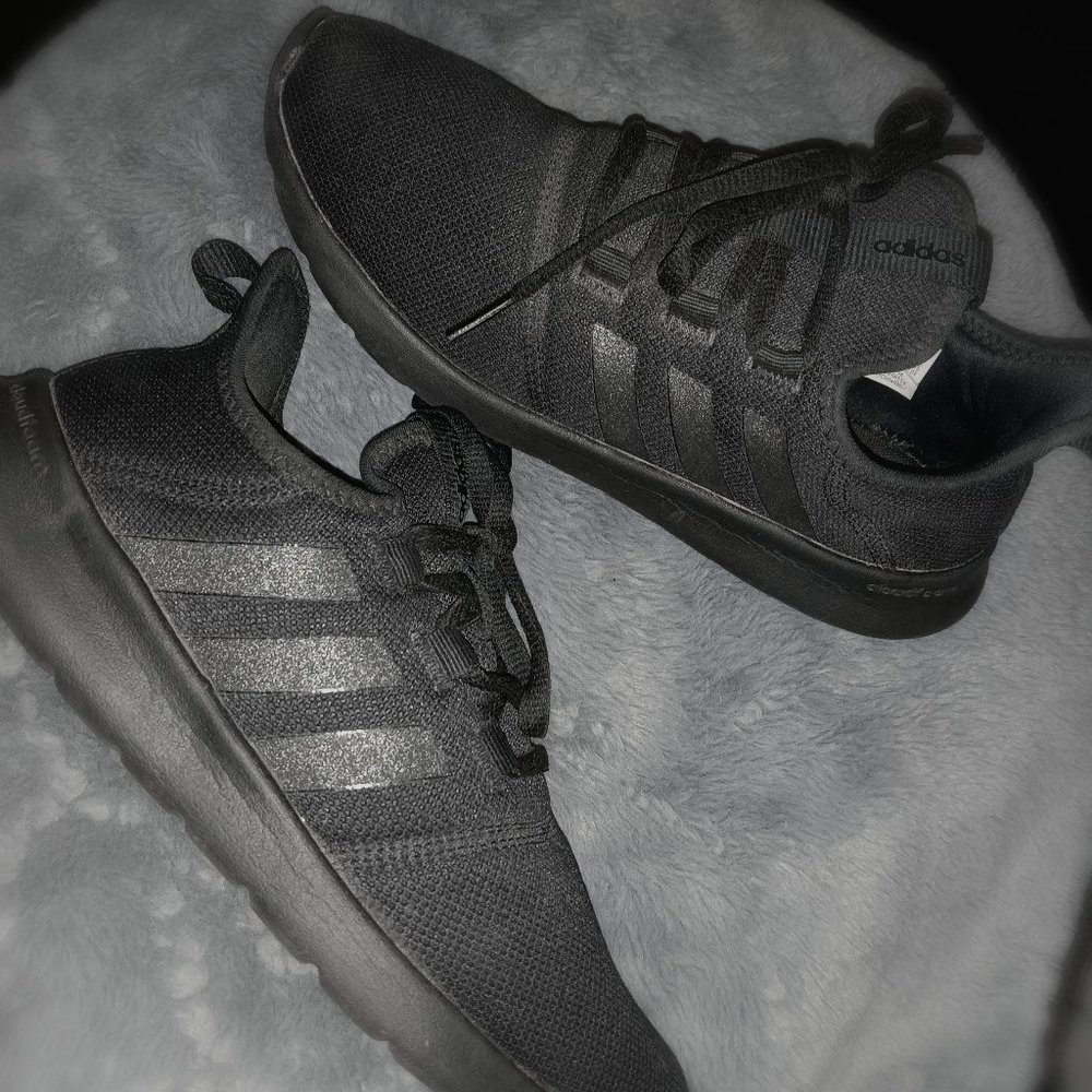 Adidas running shoes🖤